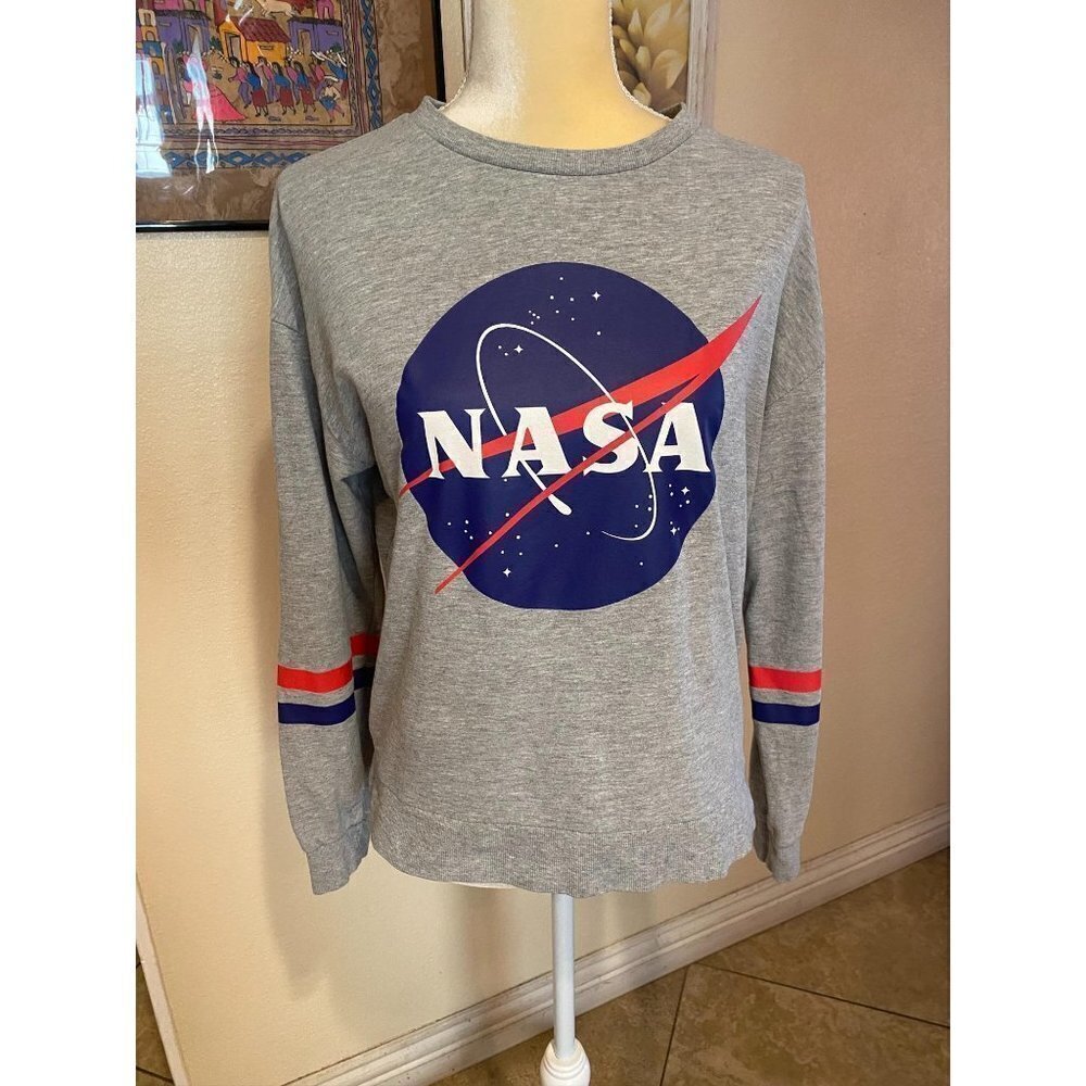 Divide Gray Long Sleeve Graphic NASA Design Tshirt